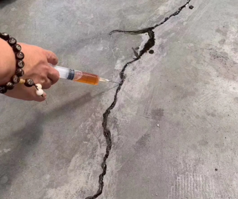 科尔沁右翼中混凝土裂缝修补技术详解​