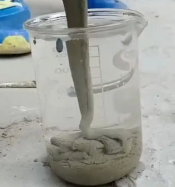 科尔沁右翼中水工混凝土絮凝剂，水下抗分散剂的作用及施工方法